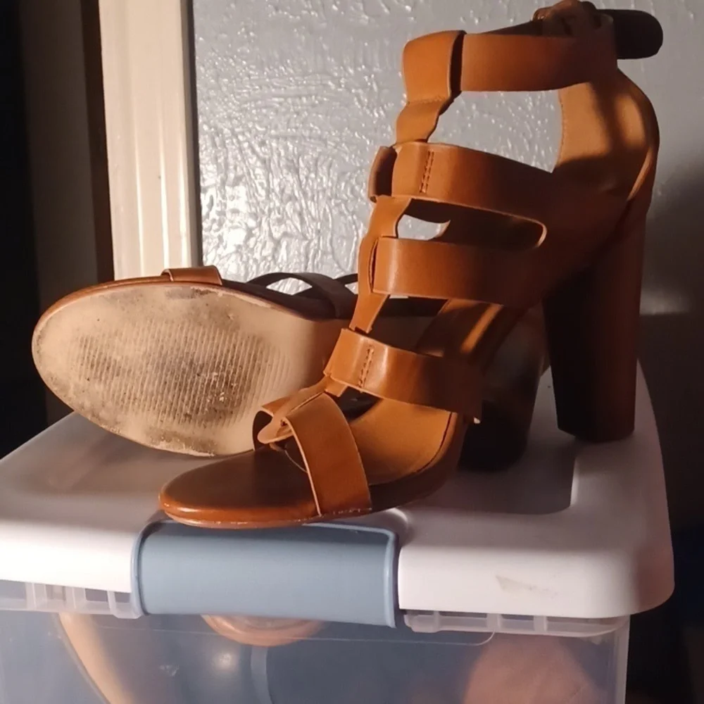 9 CHARLOTTE RUSSE HEELS